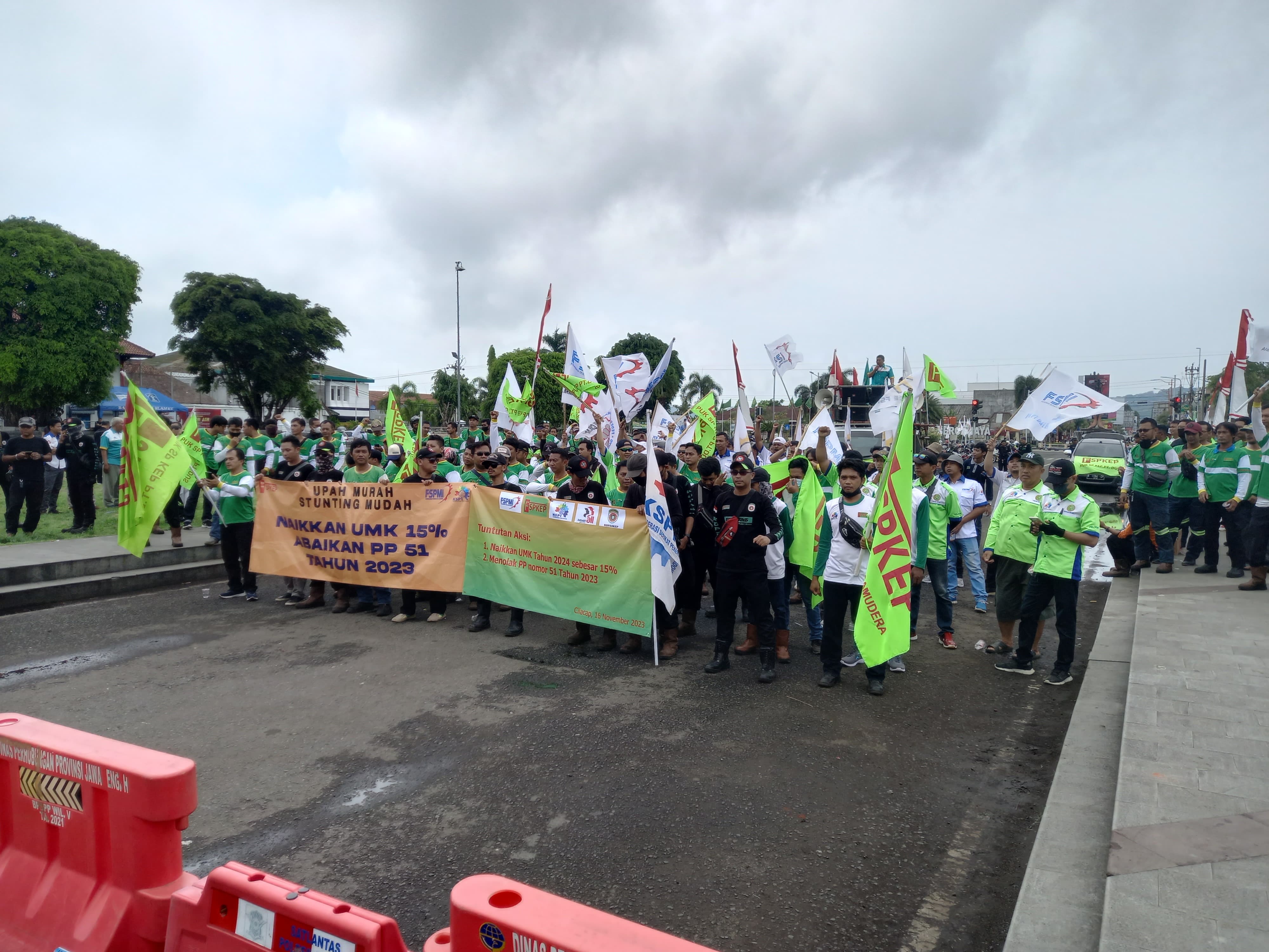 Serikat Pekerja Cilacap Desak Kenaikan UMK 2026 Capai 21 Persen, jadi Rp3,194 Juta 