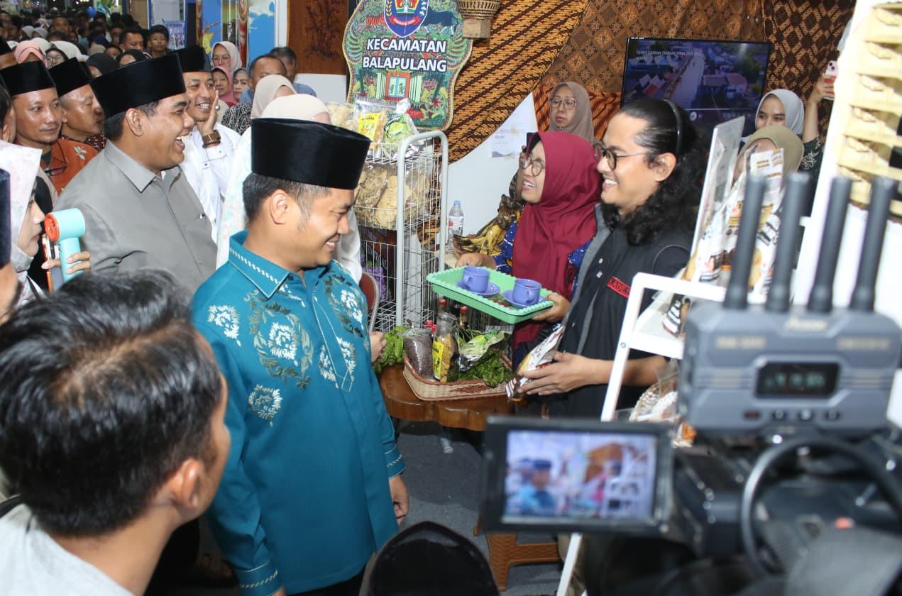 Diguyur Hujan, Ribuan Warga Tetap Serbu Slawi Ageng Expo 2026