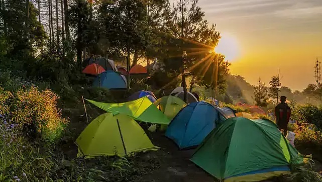 Rekomendasi 5 Tempat Camping di Salatiga yang Menawarkan Pemandangan Indah dan Asri