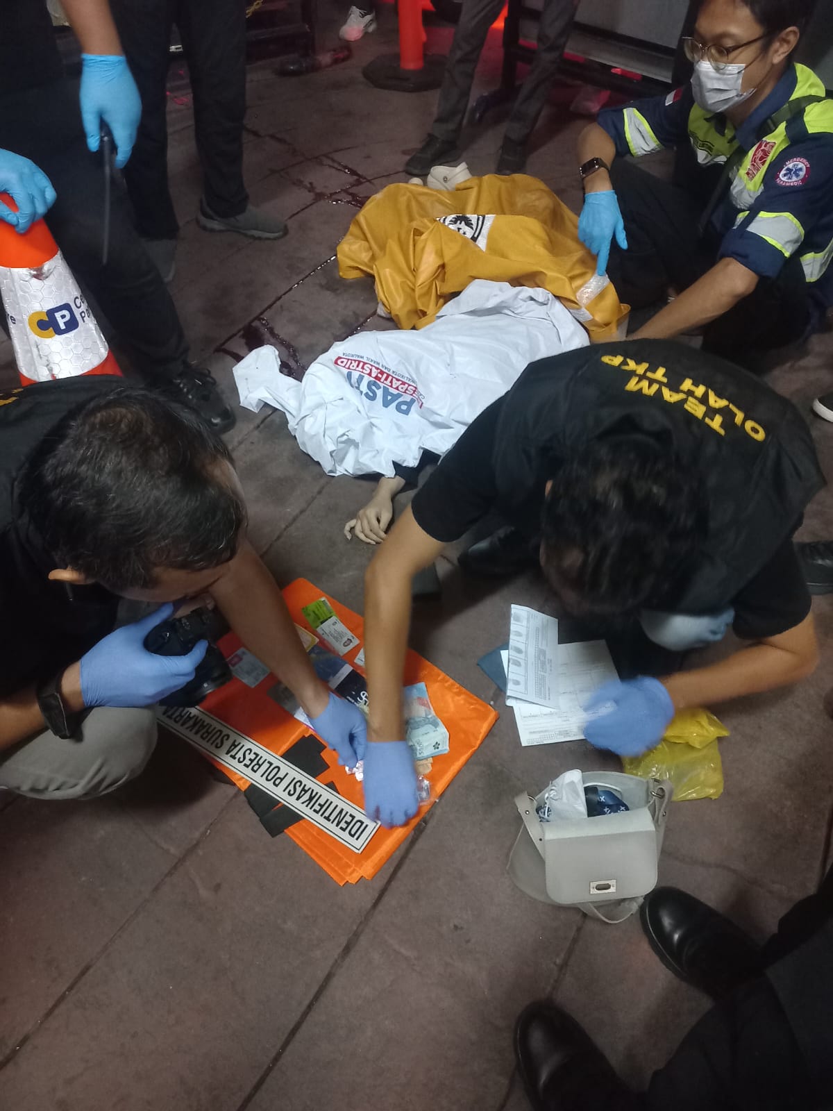 Terjun dari Lantai 4 Parkiran Solo Grand Mall, Perempuan Asal Karanganyar Tewas