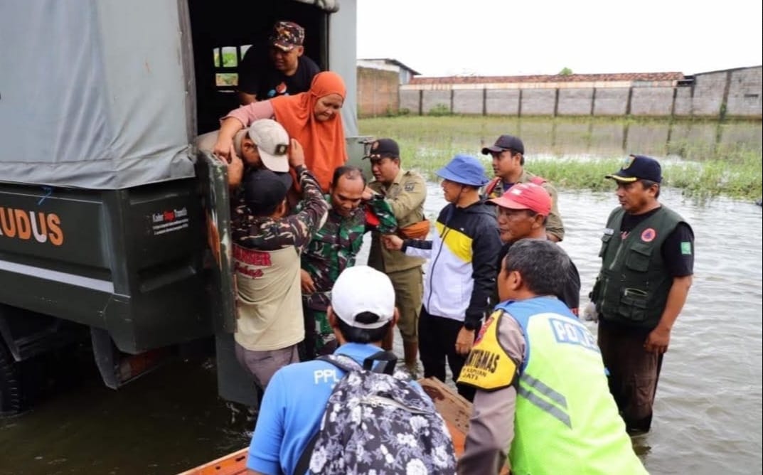 Banjir di Kudus Surut, Warga Pulang ke Rumah dari Posko Pengungsian