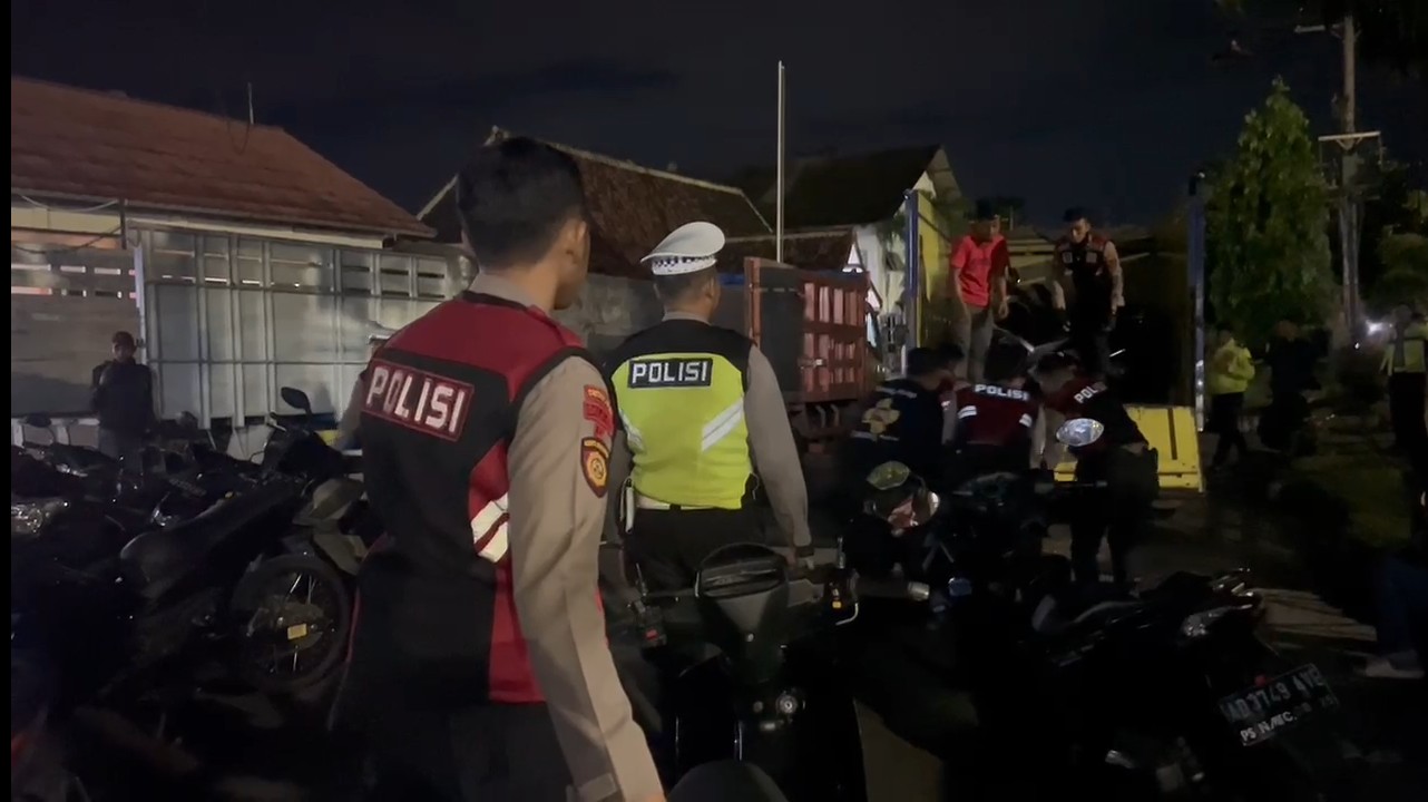 Peserta Balap Liar Panik, Tabrak Polisi Sampai Dilarikan ke Rumah Sakit