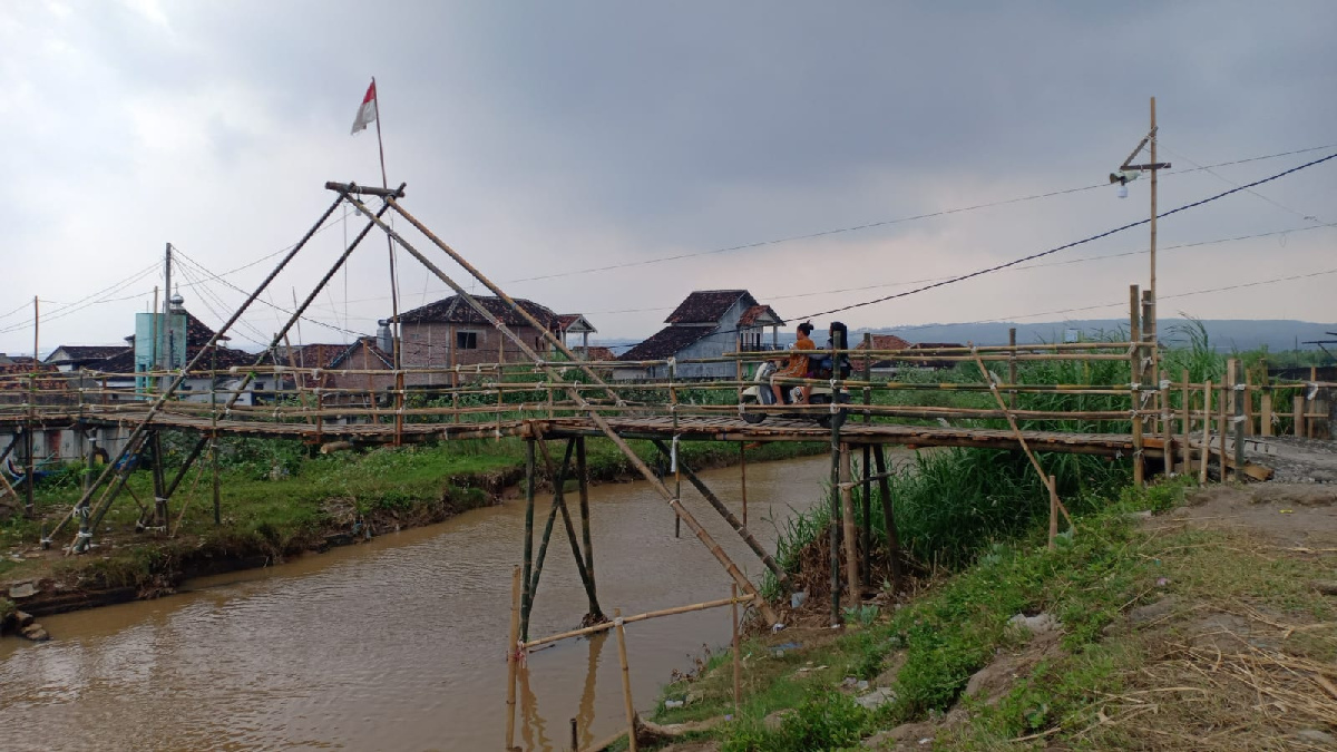 Tiga Hari Melawan Arus Sungai, Warga Tambaksari Kembali Menyatu Setelah Terisolasi Sungai Beringin