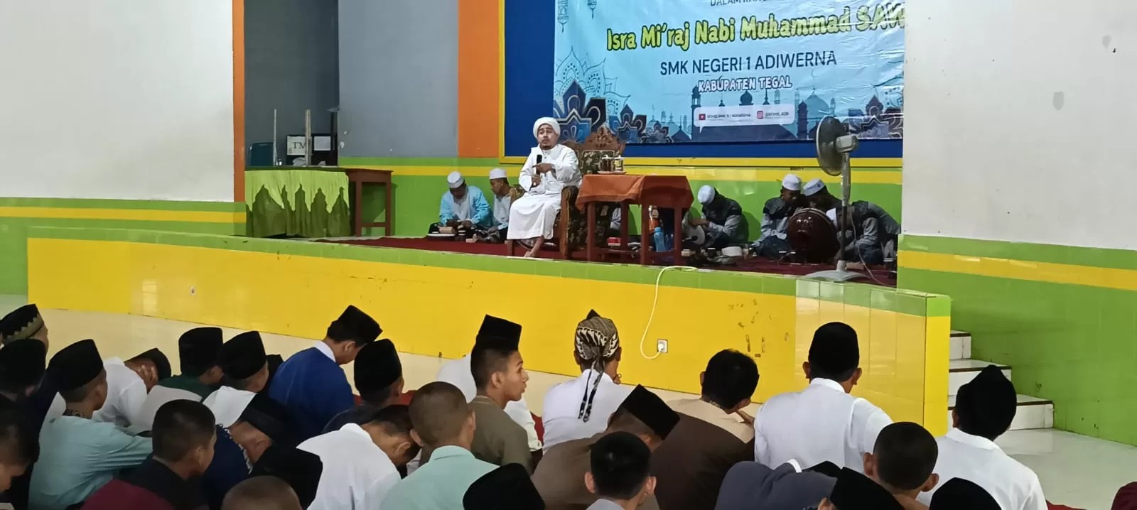 Gelar Peringatan Isra Miraj, Media Perkuat Iman Warga SMKN 1 Adiwerna