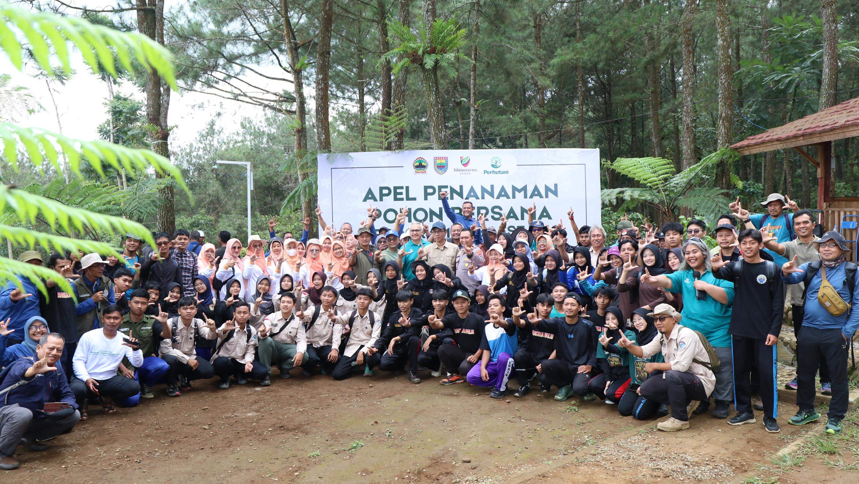 Pulihkan Hulu, BPI dan Pemerintah Tanam 500 Bibit Pohon Khas Hutan di Batang