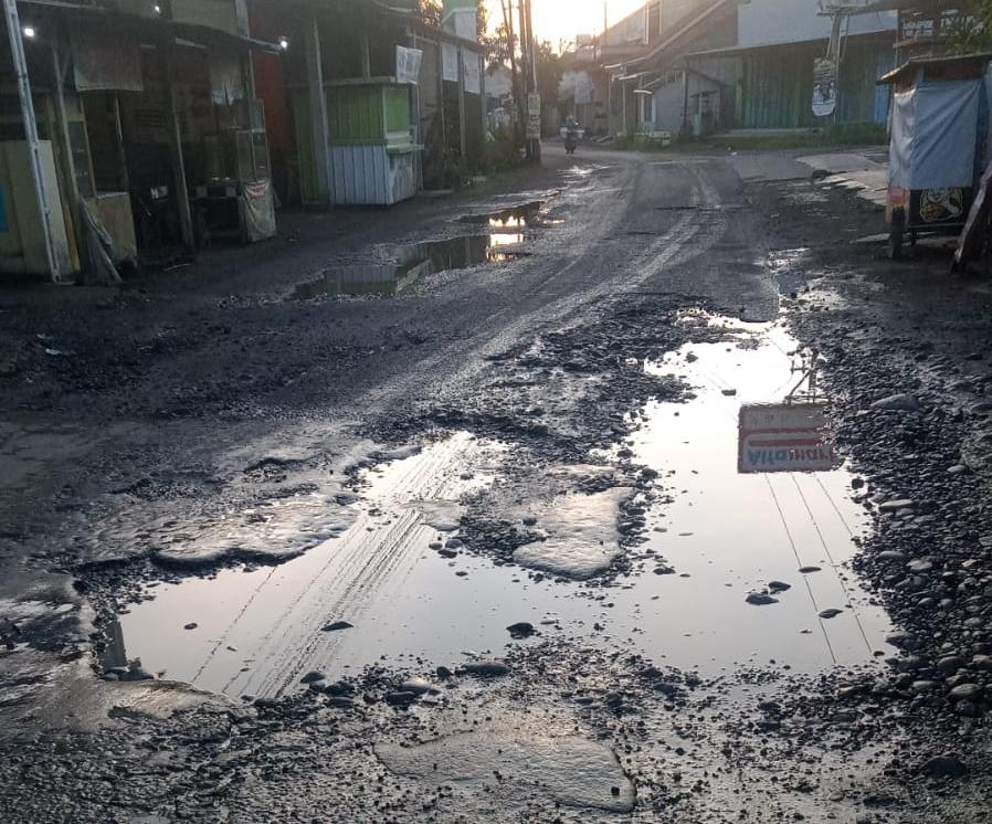 Jalan di Tiga Kecamatan Rusak, Warga Tegal Tunggu Kepastian Perbaikan