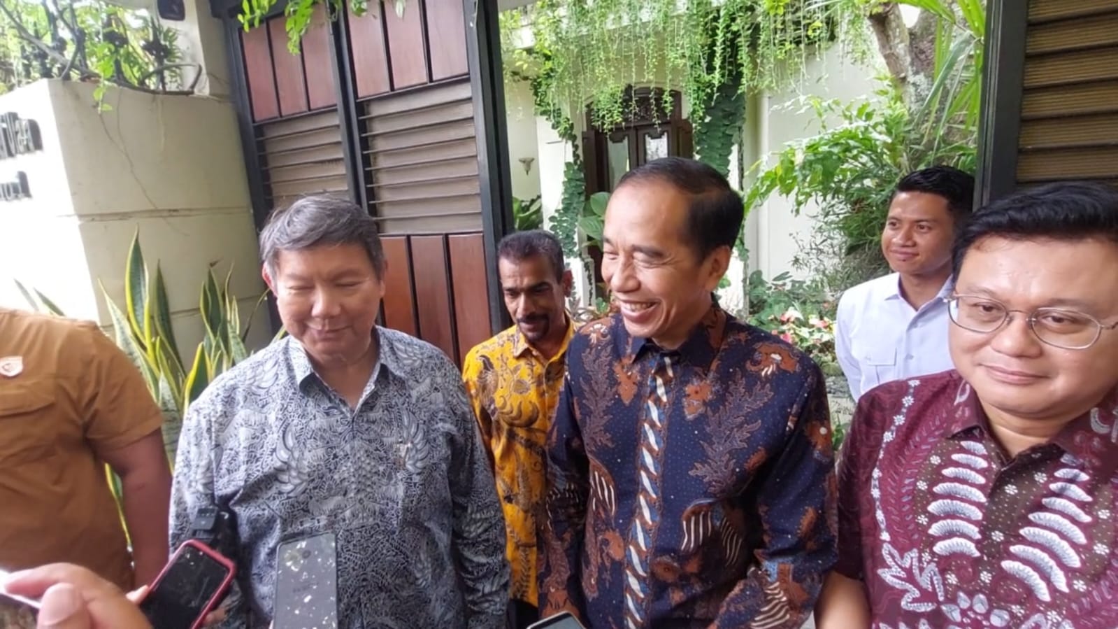 Hashim Djojohadikusumo Bertemu Jokowi di Solo, Sampaikan Salam dari Prabowo