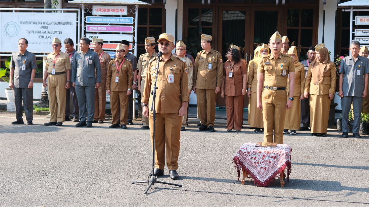 Kerja Bakti Jumat Bersih, Upaya Wujudkan Misi Resik, Hijau dan Apik 