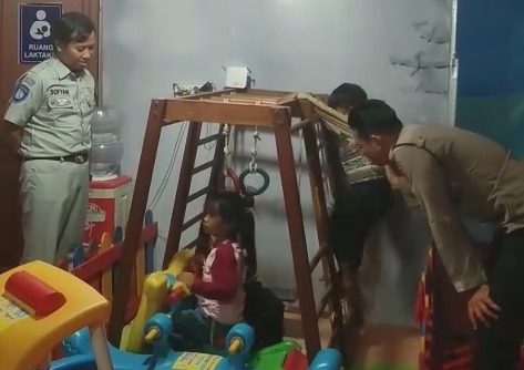 Operasi Lilin Candi, Polres Tegal Hadirkan Ruang Bermain di Pos Pam Yomani