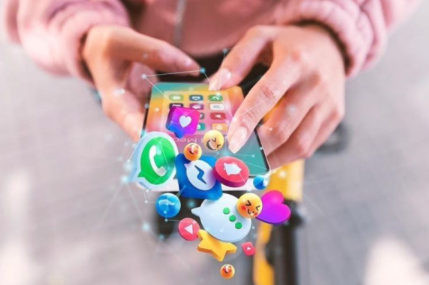 10 Cara Mendapatkan Uang 100 Ribu Lebih dari Media Sosial untuk Pelajar