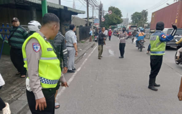 Tertabrak Truk, Perempuan 43 Tahun Warga Leyangan Ungaran Tewas Ditempat