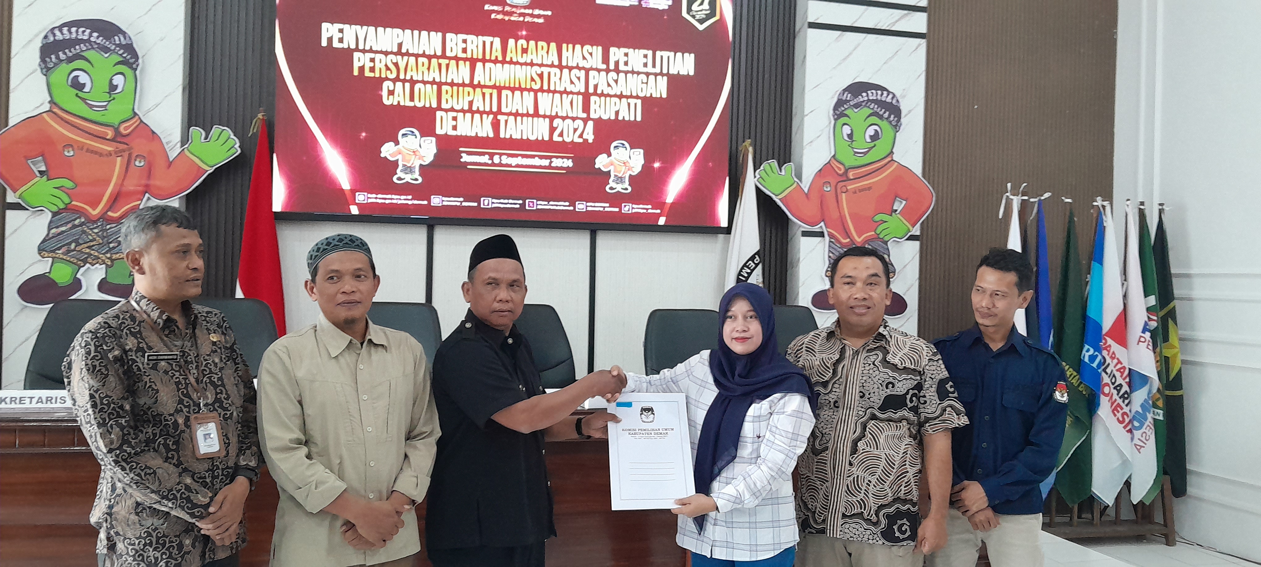 2 Pasangan Bakal Calon Bupati Demak Telah Serahkan Hasil Perbaikan Administrasi