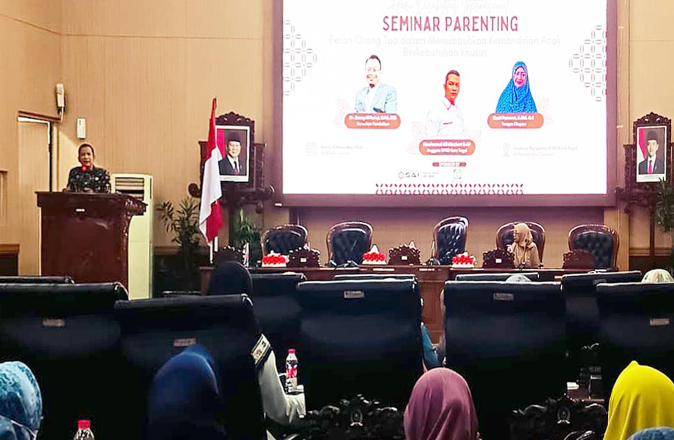 Anggota DPRD Kota Tegal Ali Mashuri Prakarsai Seminar Parenting Disabilitas ‎
