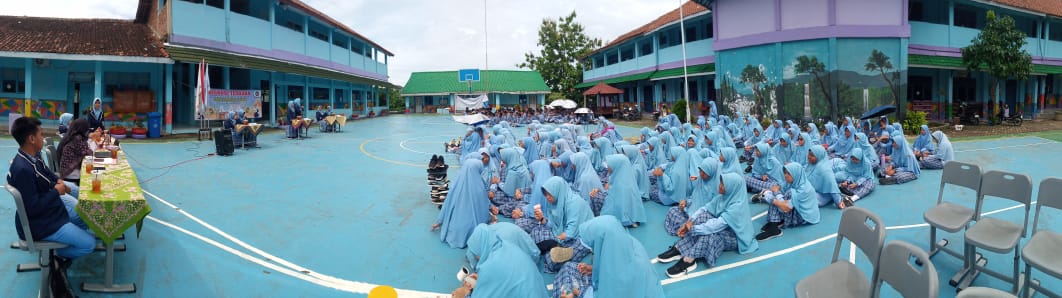 SMP IT Luqman Al Hakim Slawi Adakan Pemilihan Ketua OSIS 