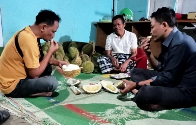 Durian Kecamatan Warungpring Kabupaten Pemalang Diburu Pembeli