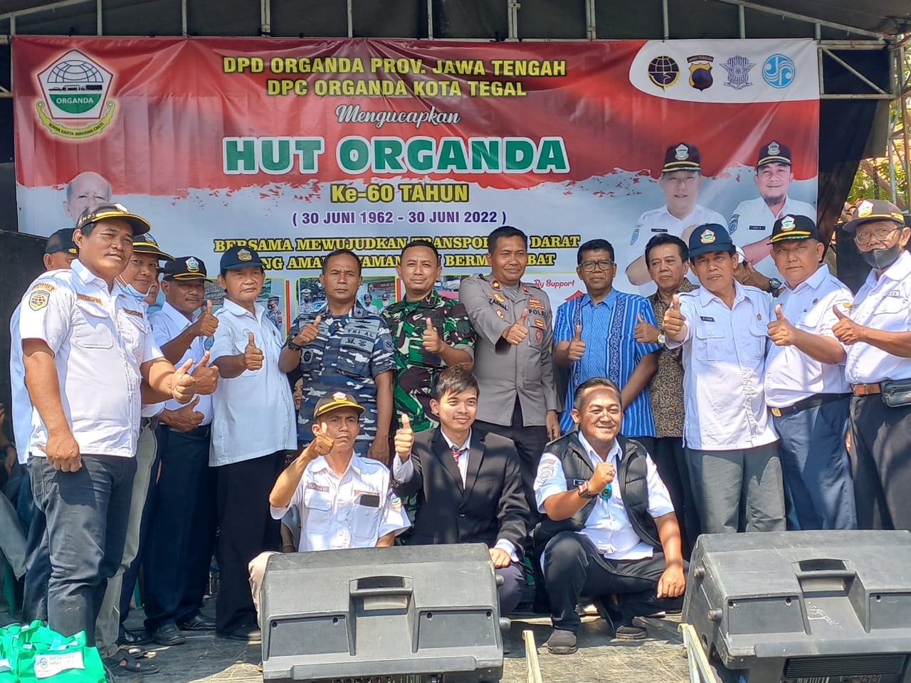 Awak Angkutan Tegal Diajak Goyang Bersama, Organda Bagikan Ratusan Sembako Hingga Hadiah Lain 