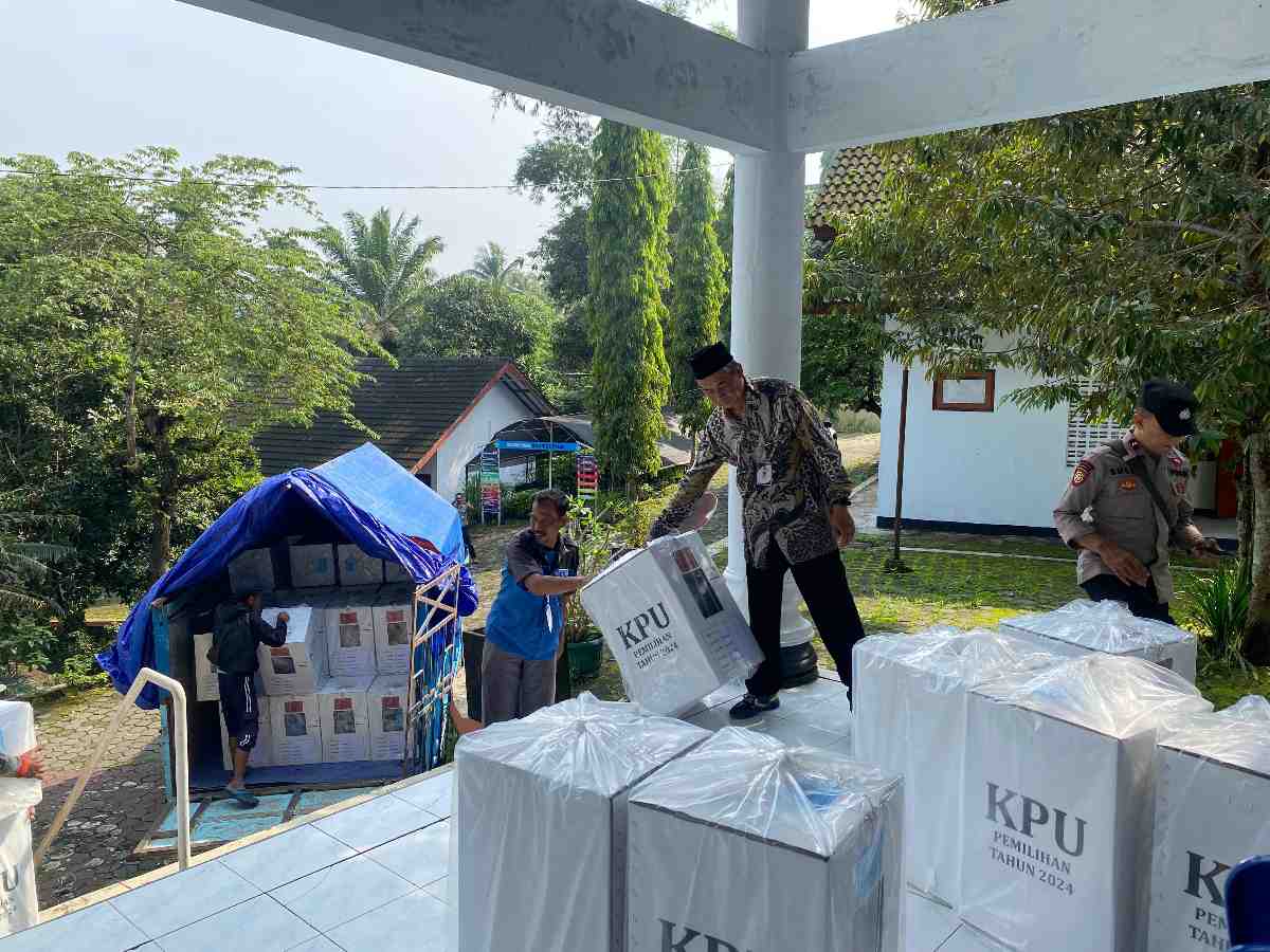 Selama 2 Hari, KPU Wonosobo Selesaikan Distribusi Logistik Pilkada ke 15 Kecamatan