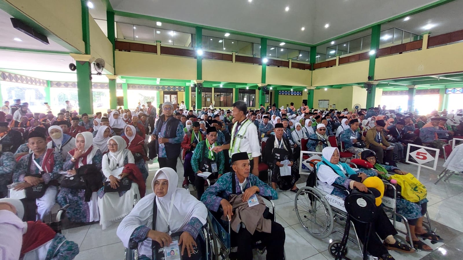 Ribuan Calon Jemaah Haji Siap Berangkat dari Asrama Haji Donohudan Mulai 1 Mei