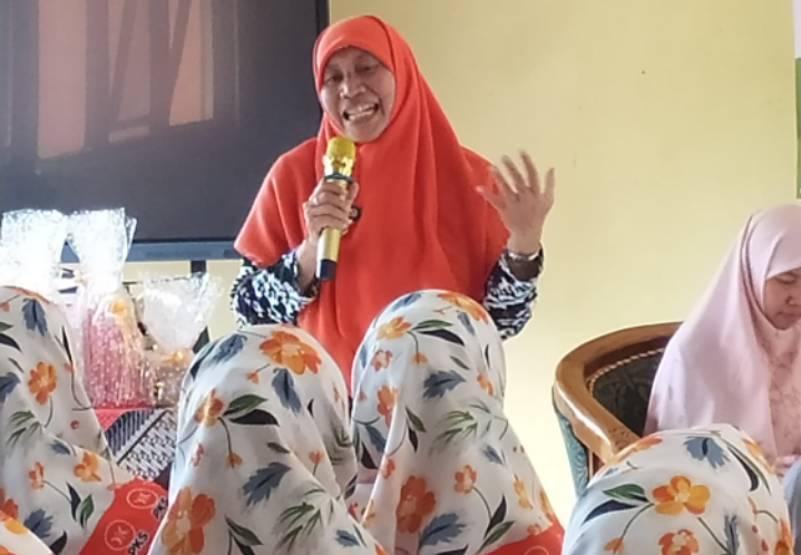 Ketua BIPEKA DPW PKS Jateng Titik Anggraeni Tekankan Perempuan adalah Madrasah Pertama Bagi Generasi