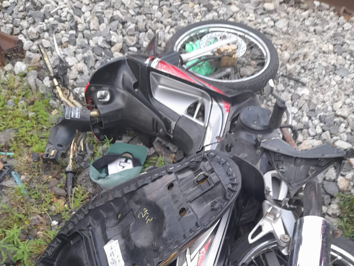 KA Harina Tertemper Sepeda Motor di Semarang, KAI: Perlintasan Sempat Tertutup