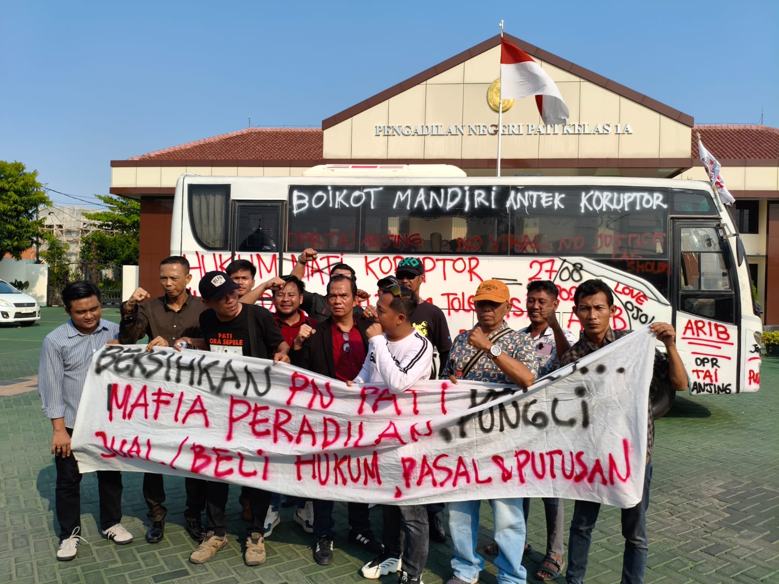 Sidang Praperadilan Dugaan Pencurian Mesin Kapal Rp800 Juta di PN Pati Memanas, Korban Dikawal Massa AMPB