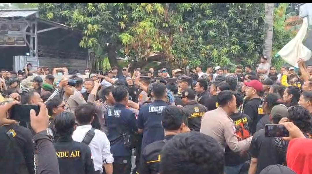 Simpatisan 02 Riswadi-Amin Laporkan Wakil Ketua DPRD Pekalongan Ikut Lempar Batu