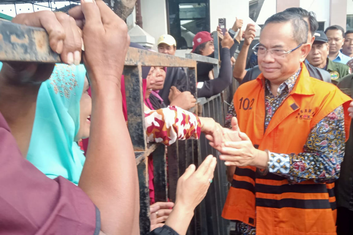 Sidang hingga Tengah Malam, Sudewo Bantah Terlibat dan Minta Dibebaskan