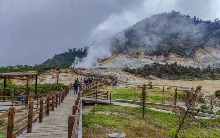 Nikmati Keindahan Wisata Dieng, Kawah Sikidang Menjadi Destinasi Utamanya!