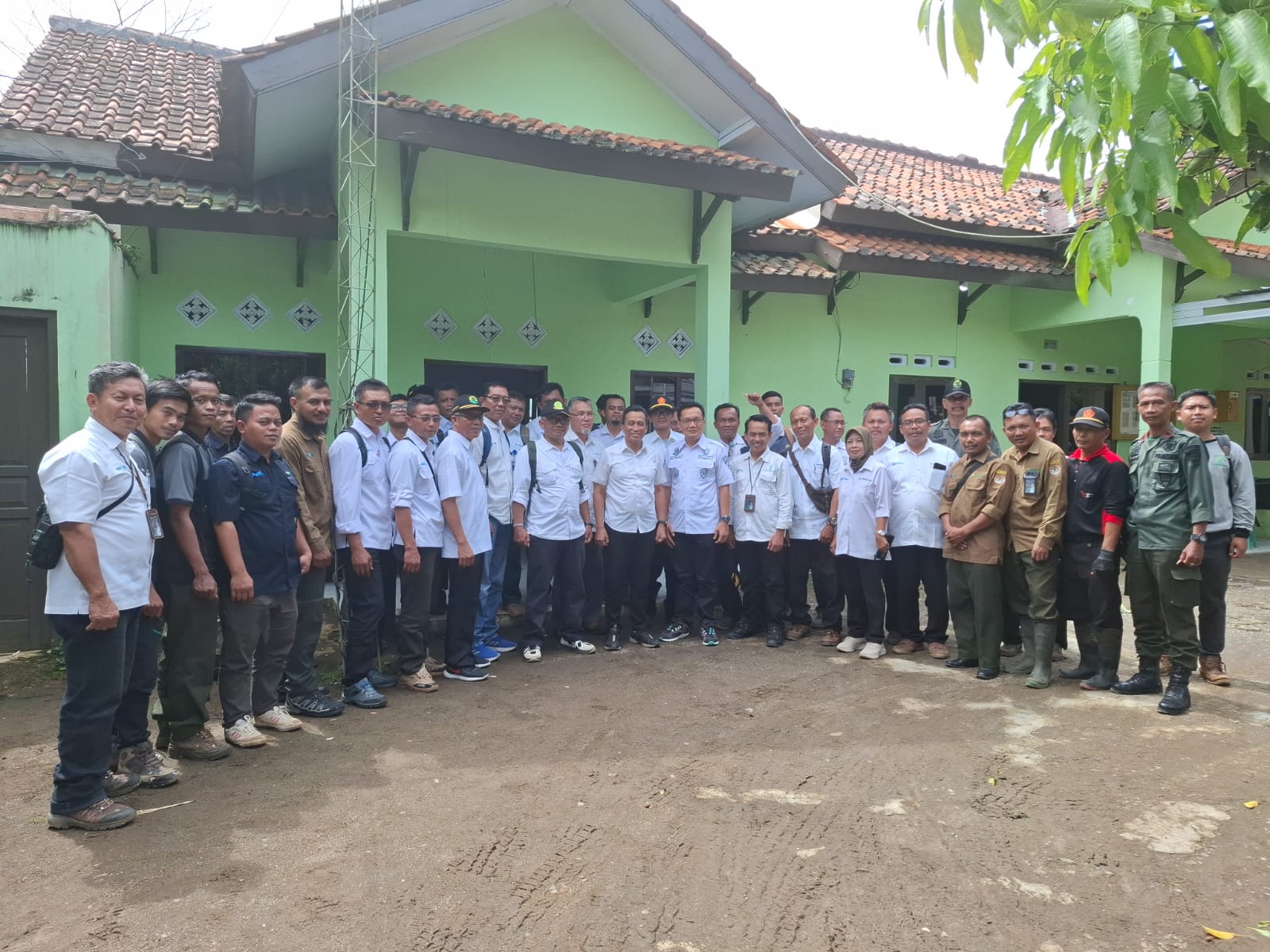 Tingkatkan Produktivitas Kinerja  Produksi Getah Pinus 