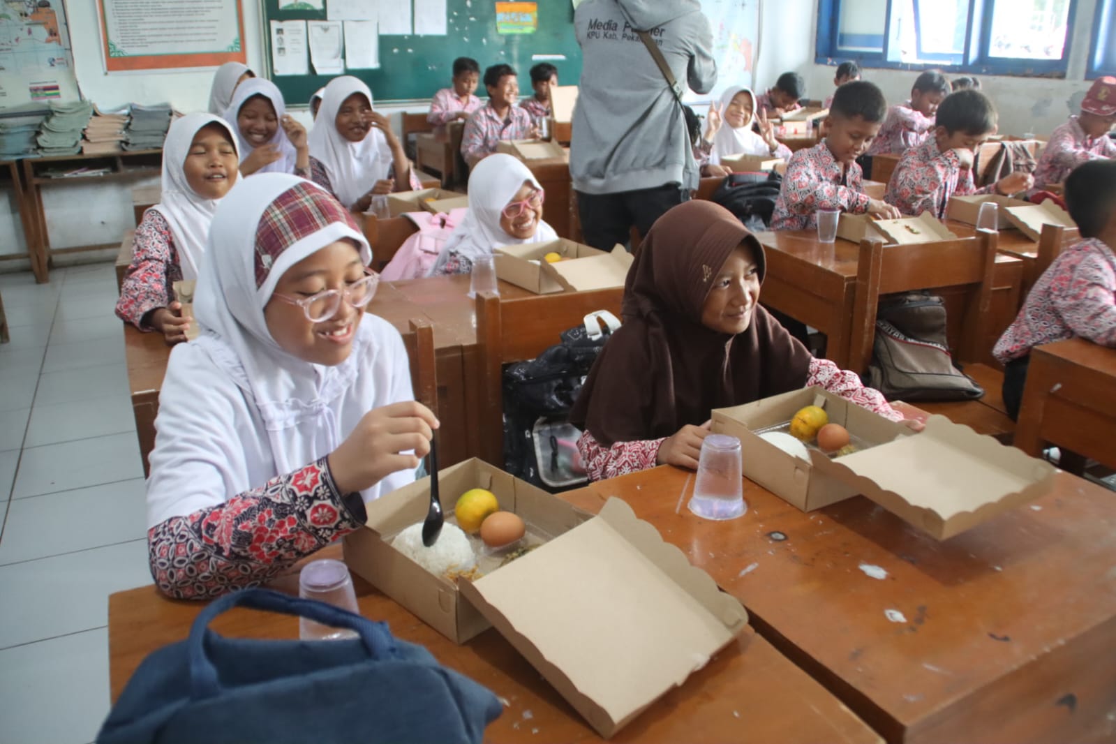 Koperasi di Pekalongan Uji Coba Makan Bergizi Gratis, Menunya Beda