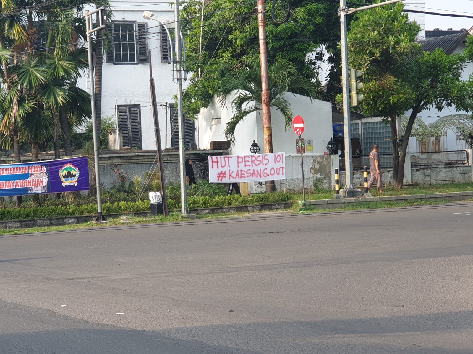 Kecewa Dengan Performa Persis Solo, Suporter Pasang Tagar 'Kaesang Out'