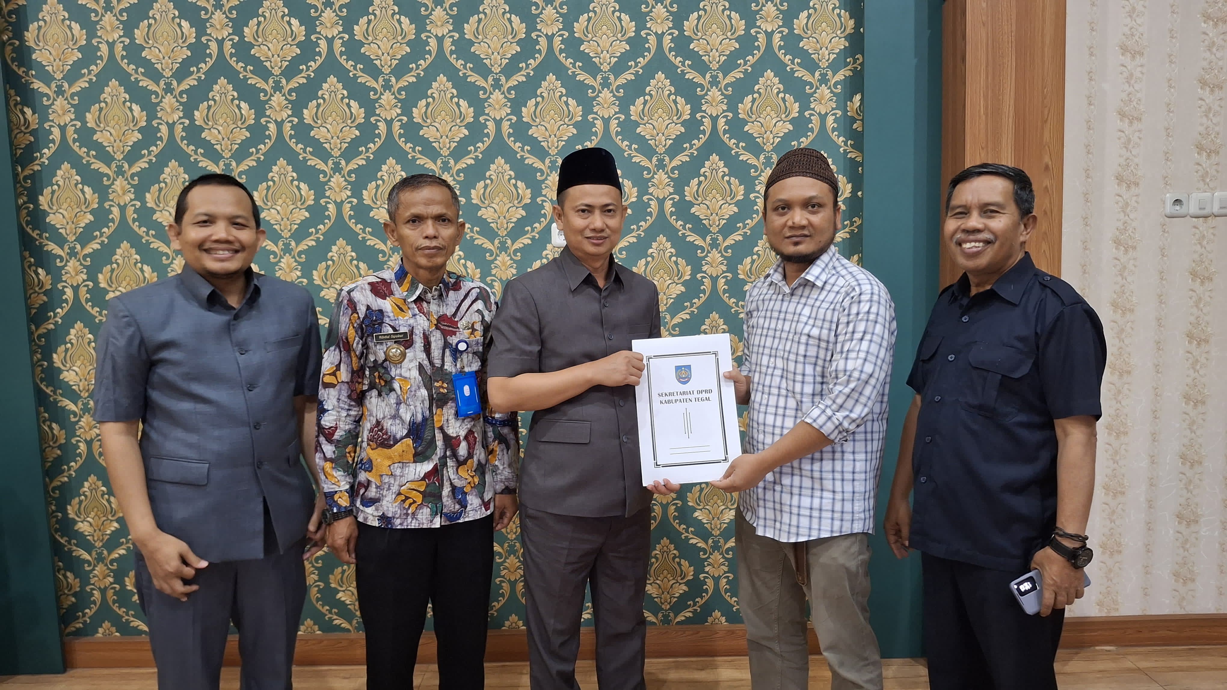 Perda Pesantren Mandek, DPRD Kabupaten Tegal Desak Pemkab segera Terbitkan Perbup