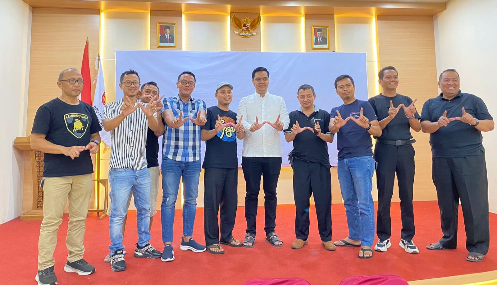 Foto Bareng Cabup Witiarso, Tujuh ASN Jepara Terbukti Langgar Etika Netralitas