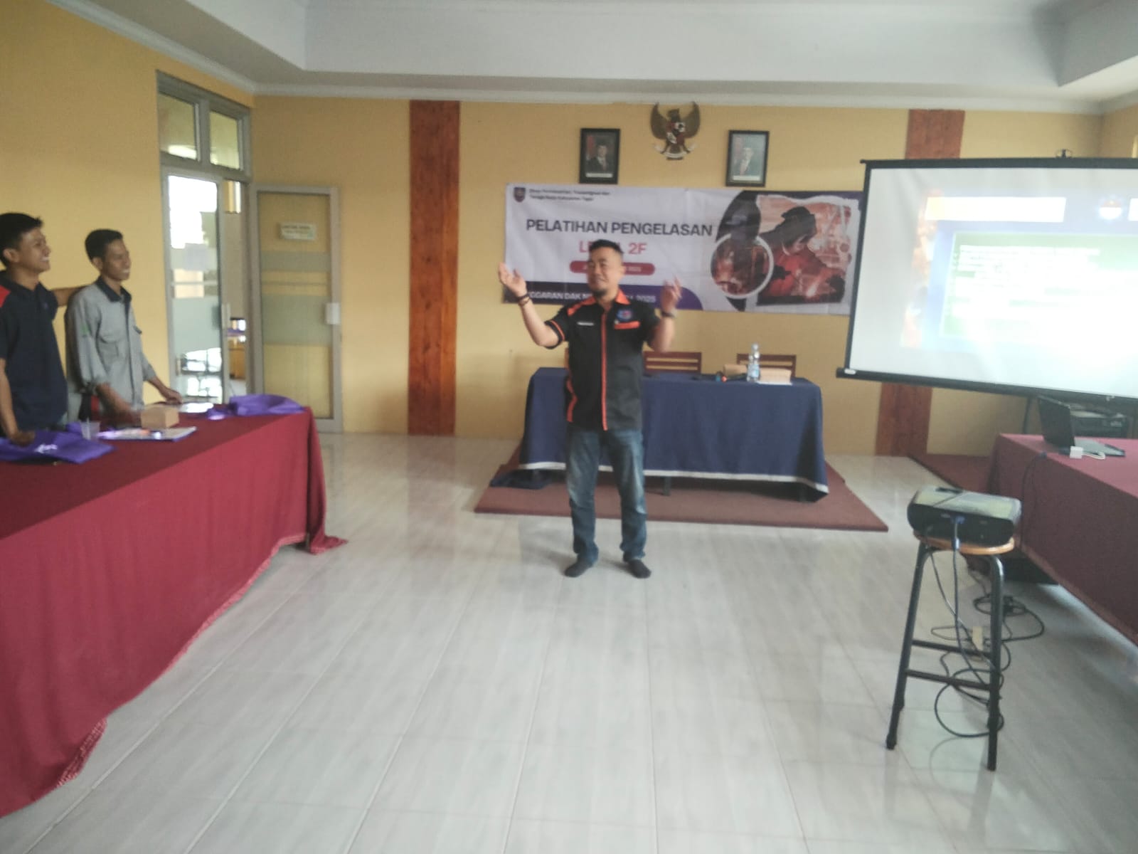 Disperintransnaker Kabupaten Tegal Adakan Pelatihan Pengelasan ‎