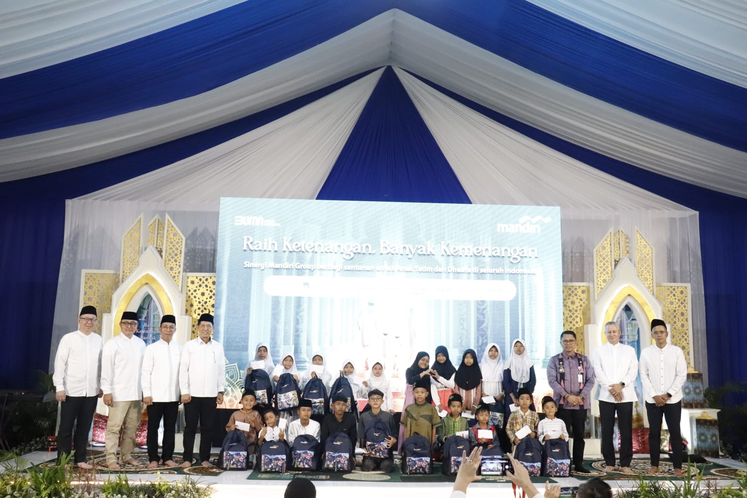 Bank Mandiri Group Santuni 57.600 Anak Yatim, Duafa dan Lansia Serta 668 Yayasan