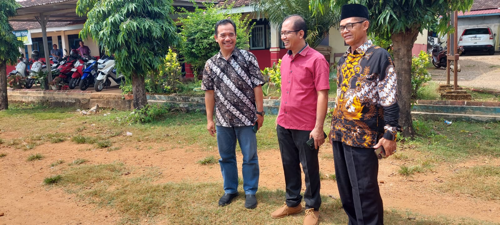 Puluhan Pelajar SDN 10 Karanggondang Merana, Bangunan Sekolah Terancam Disegel Warga