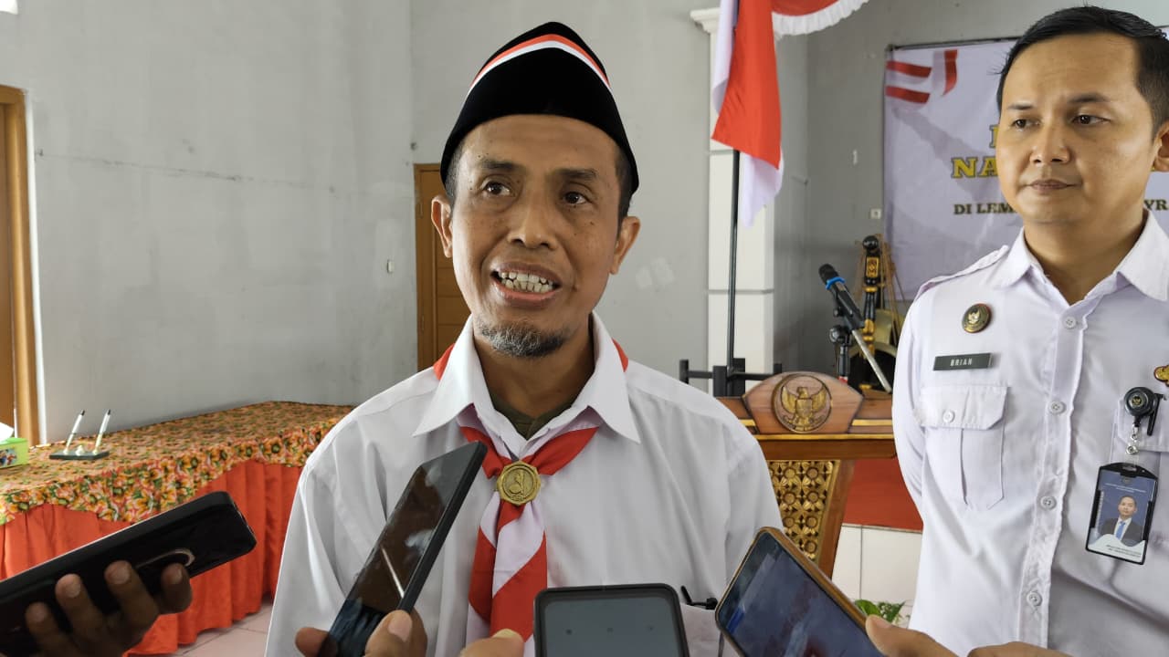 Ishak, Napiter di Lapas Slawi Tegal Terharu saat Mencium Merah Putih