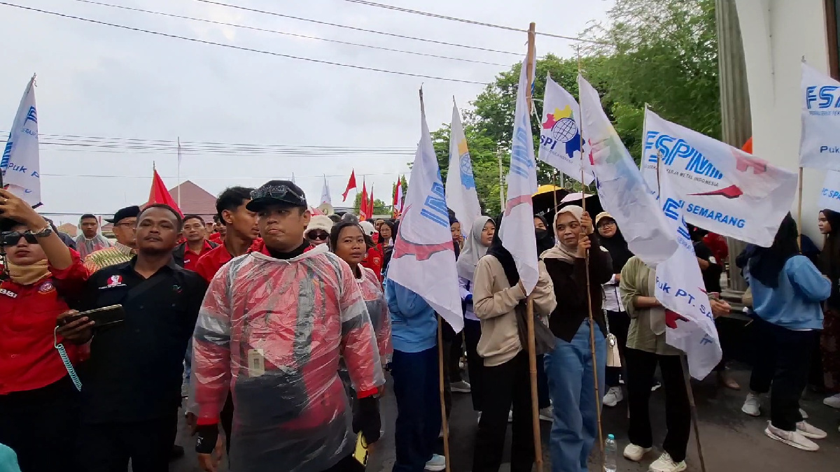 Meski Didemo Buruh, Wali Kota Semarang Tegaskan UMK 2026 Naik 6,5 Persen Jadi Rp3,7 Juta