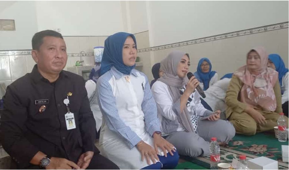 Siti KDI Kagum dengan Sekolah Lansia Kota Tegal 