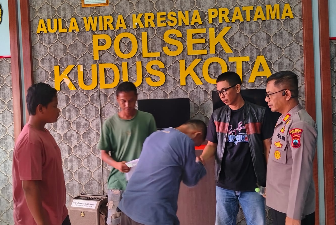 Juragan Warung Ikan Bakar di Kudus Ampuni Pelaku Pembobol Warungnya, Ternyata Badut dan Pelajar 