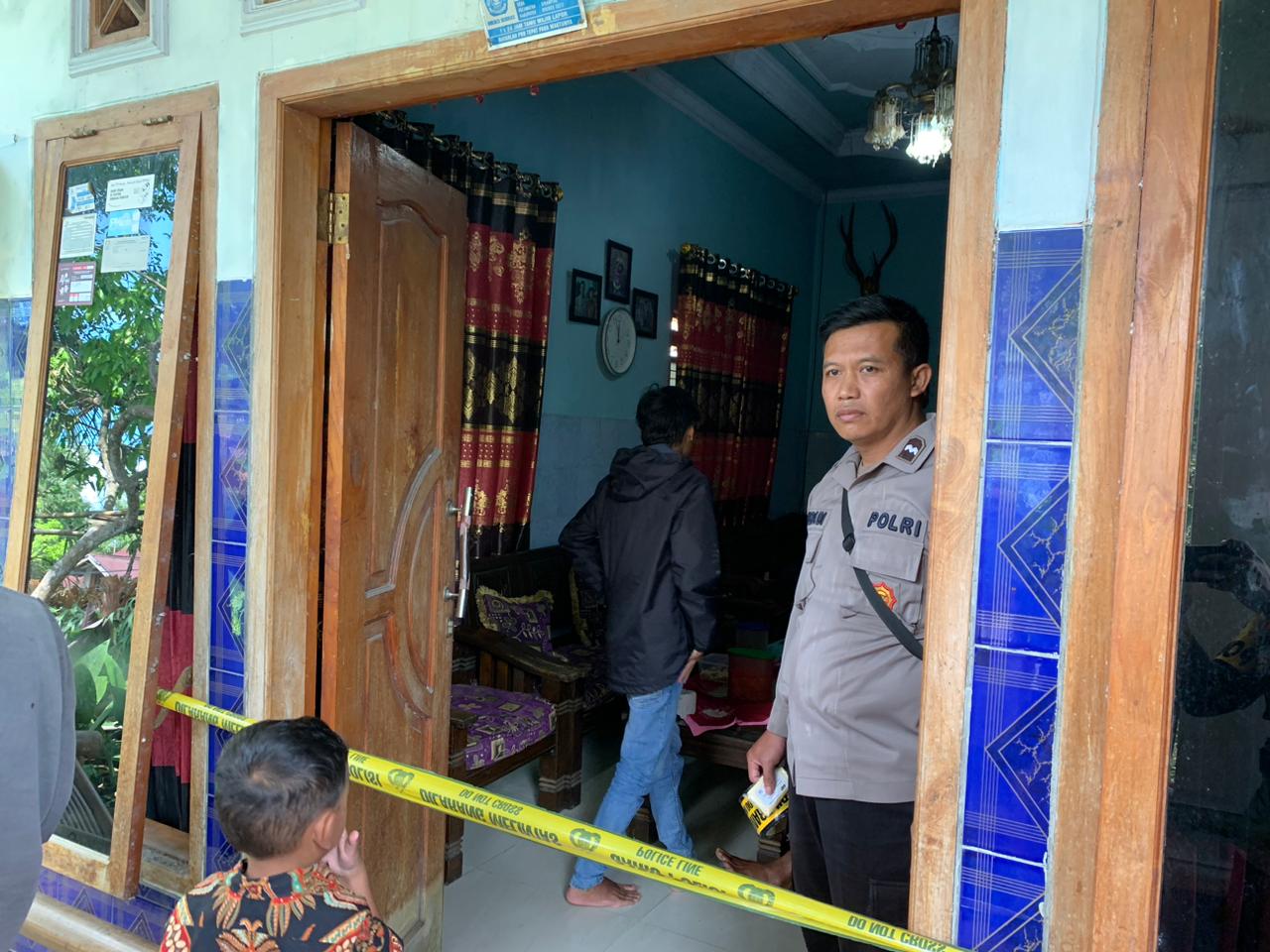 Pasangan Pensiunan Guru di Sirampog Brebes Ditemukan Tewas di Kamar Rumah, Lukanya Itu