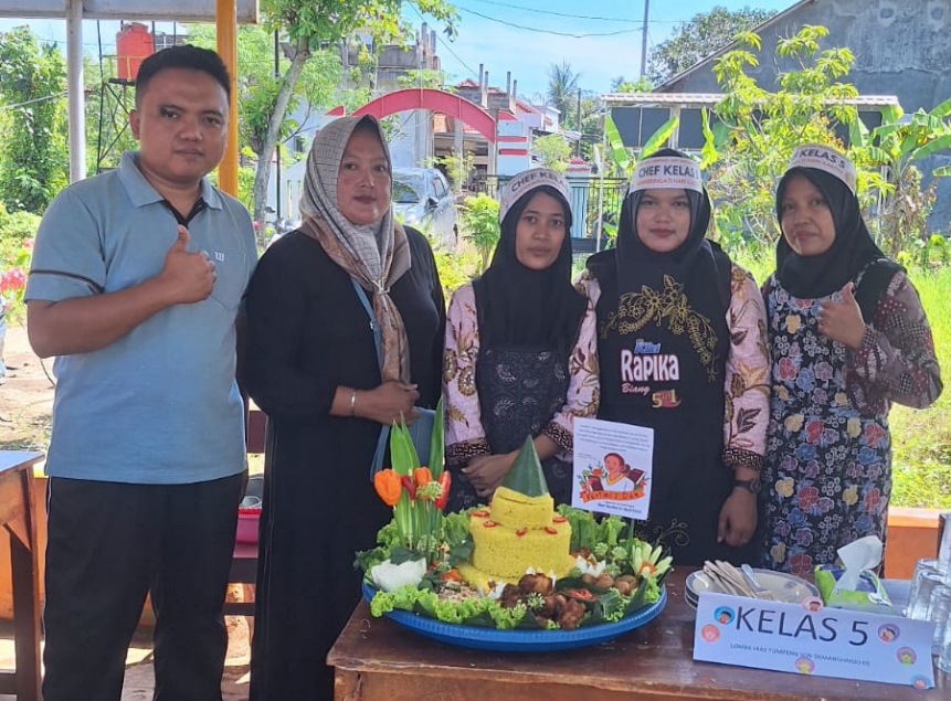 Wali Murid  Unjuk Kreativitas Peringati Hari Kartini