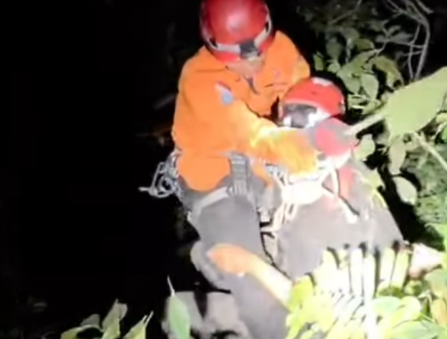 Pecinta Reptil Jatuh Ke Jurang Curug Lawe Benowo Ungaran Sedalam 40 Meter