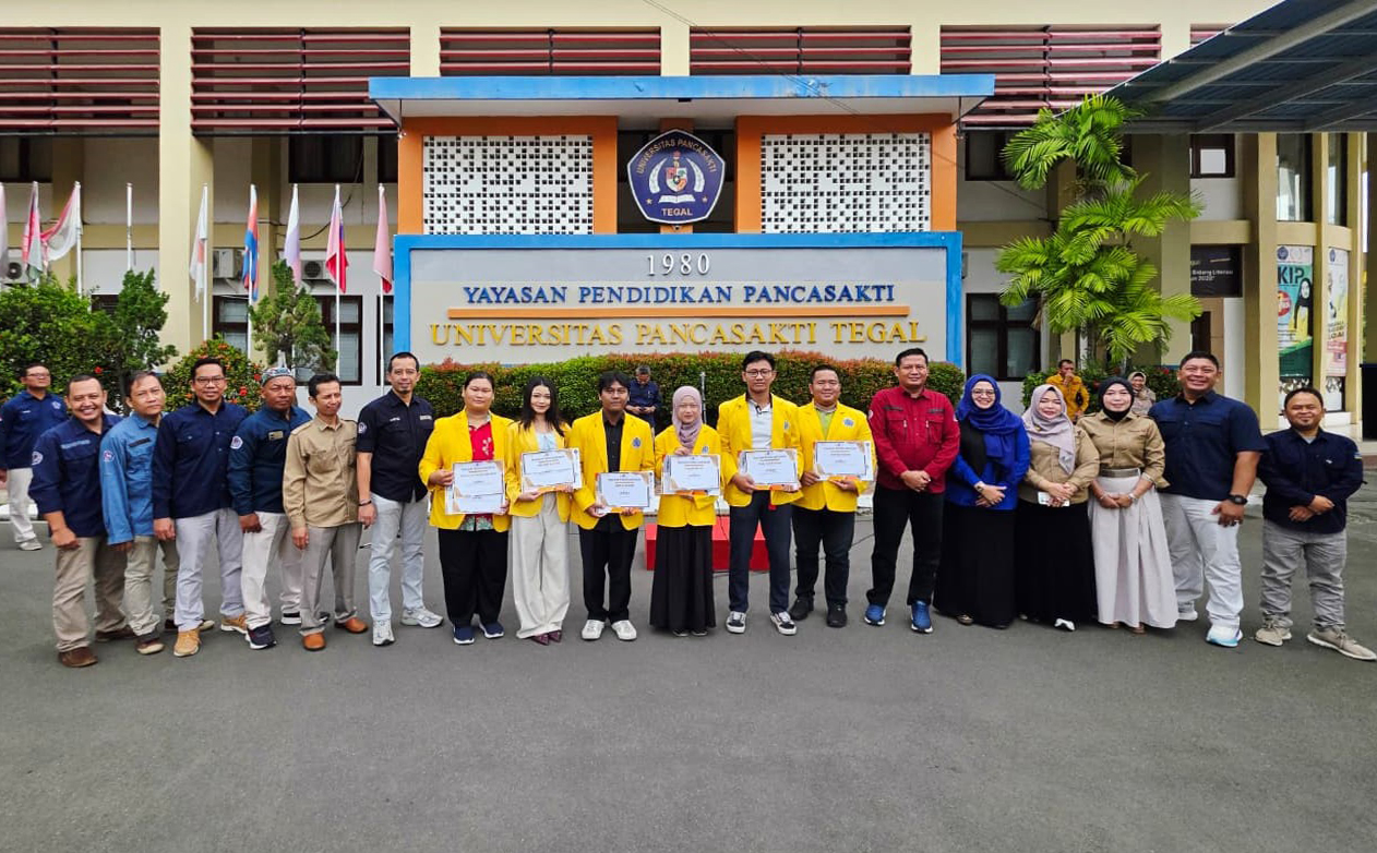 UPS Kota Tegal Beri Penghargaan Mahasiswa Berprestasi