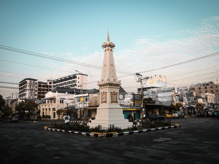 Tugu Jogja: Saksi Bisu Penuh Sejarah di Jantung Kota Pelajar