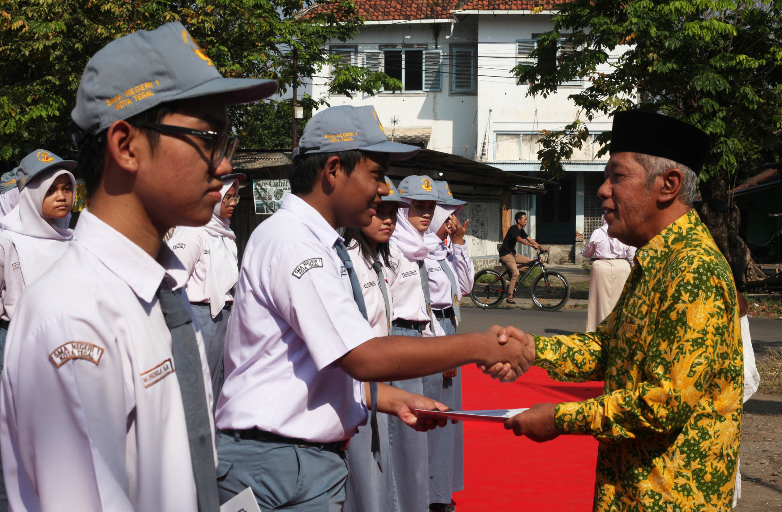 Yayasan Galang Serahkan Beasiswa untuk 50 Siswa SMAN 1 Kota Tegal