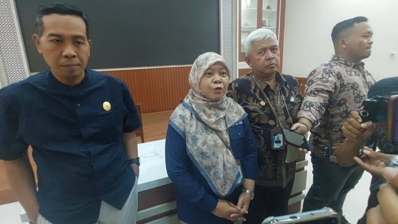 KIP Jateng Telusuri Arsip Ijazah Jokowi di Dispersip Solo