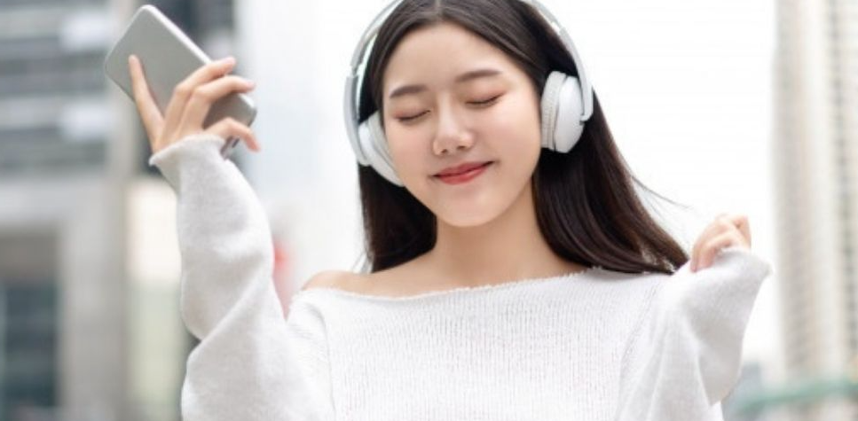 Rekomendasi 5 Headset iPhone Original Terbaik 2023, Spesifikasi Unggul dan Awet Digunakan