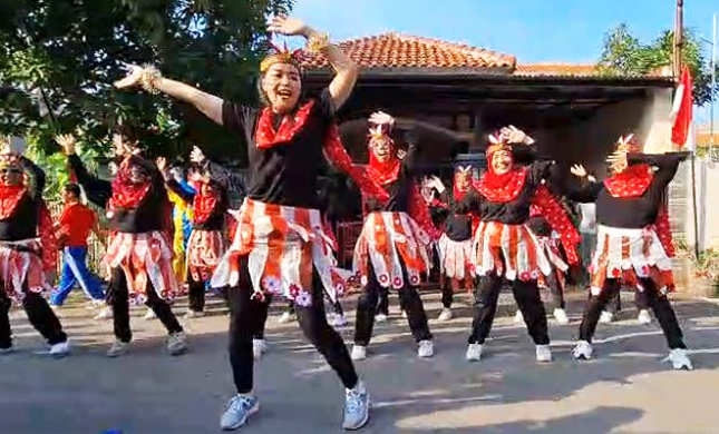 Jalan Santai Kelurahan Debong Lor Kota Tegal Jadi Ajang Kreativitas Warga