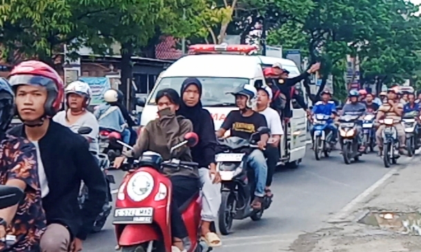 Ribuan Warga Iringi Pemakaman Jenazah Ketua DPRD Kabupaten Pemalang Tatang Kirana 